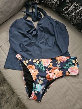 *NWOT* Navy Tankini Top with Floral Bikini Bottom